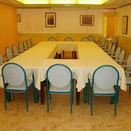 La Poste Hotel Vitry-le-Francois Bagian luar foto