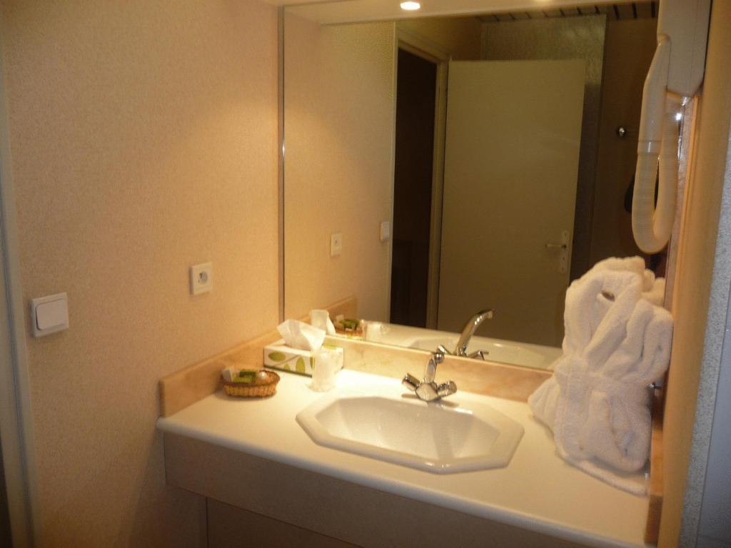 La Poste Hotel Vitry-le-Francois Ruang foto